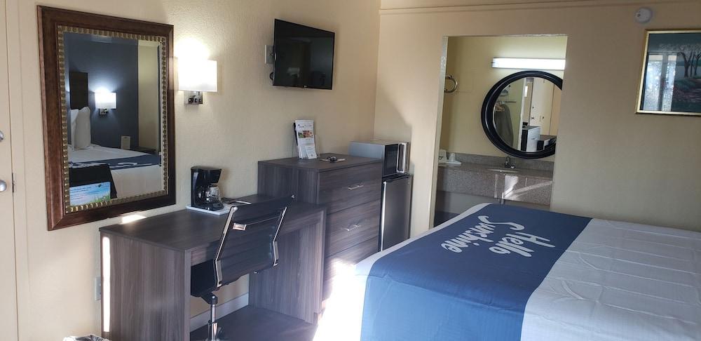 Days Inn By Wyndham Hampton Near Coliseum Convention Center Buitenkant foto