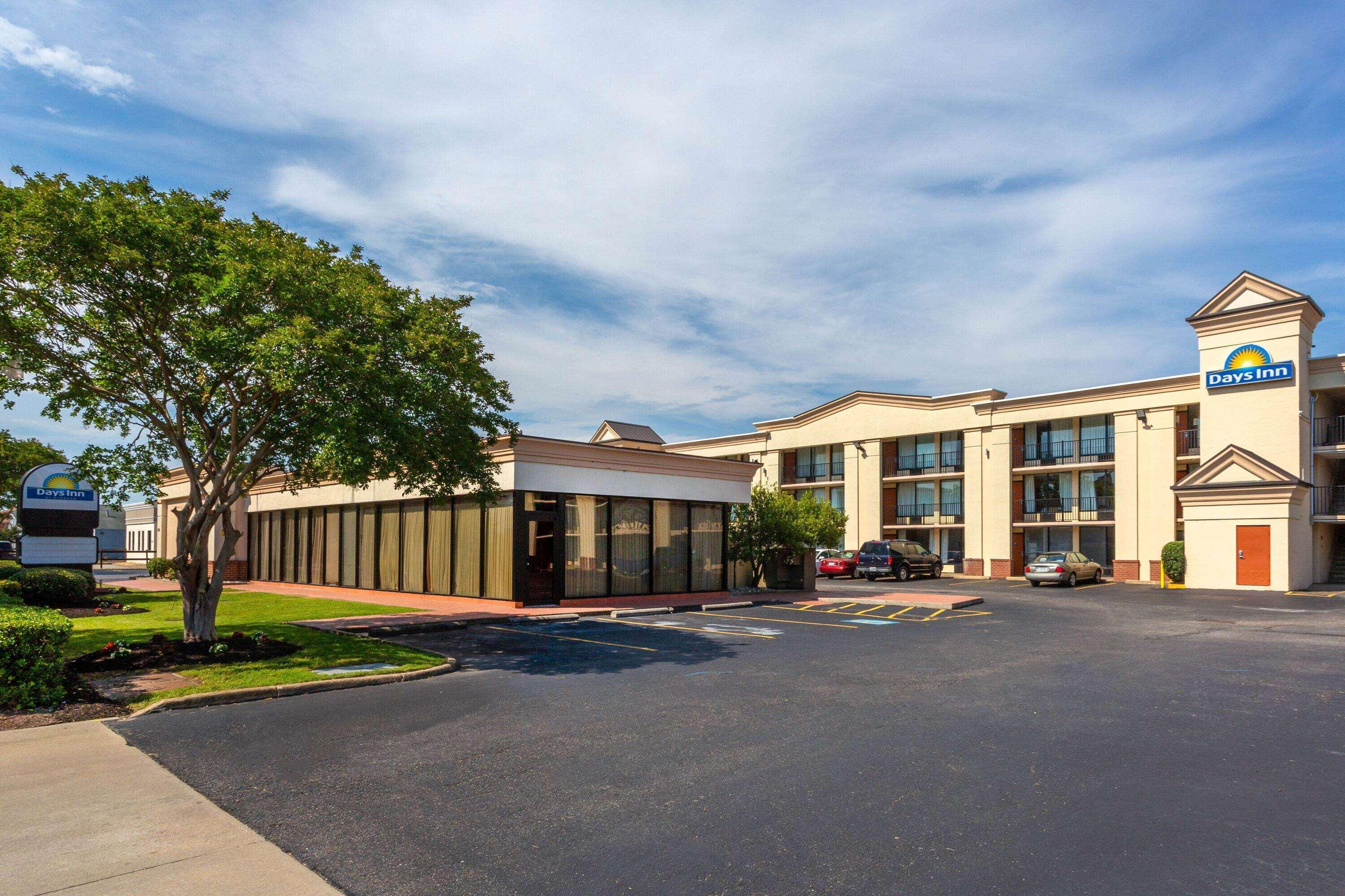 Days Inn By Wyndham Hampton Near Coliseum Convention Center Buitenkant foto