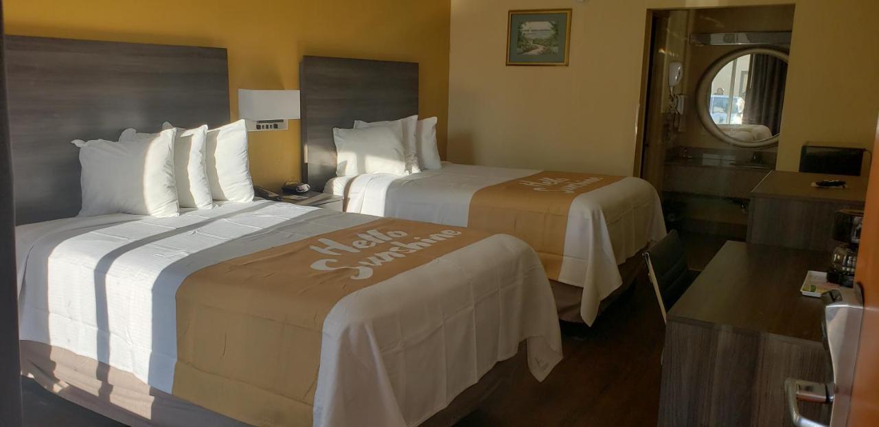 Days Inn By Wyndham Hampton Near Coliseum Convention Center Buitenkant foto
